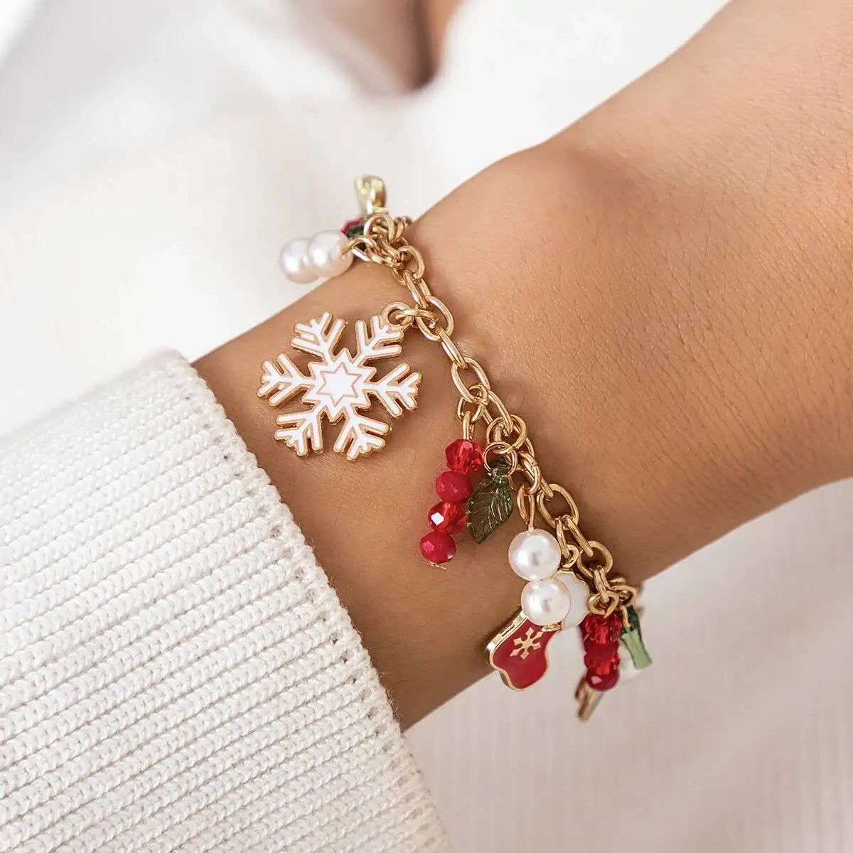 Christmas Snowflake Pendant Bracelet – Pearl & Red Crystal Bead Charm Bracelet for Women